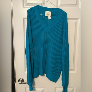 NWT Fantastic Fawn V-neck Sweater Size Medium